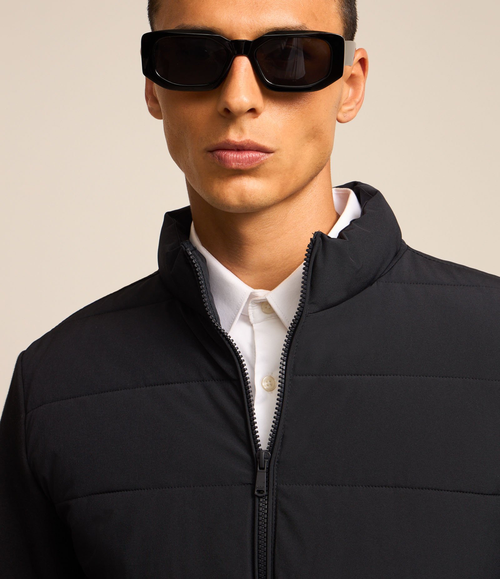 Jaqueta em Tricoline Ultraleve com Gola Alta 5