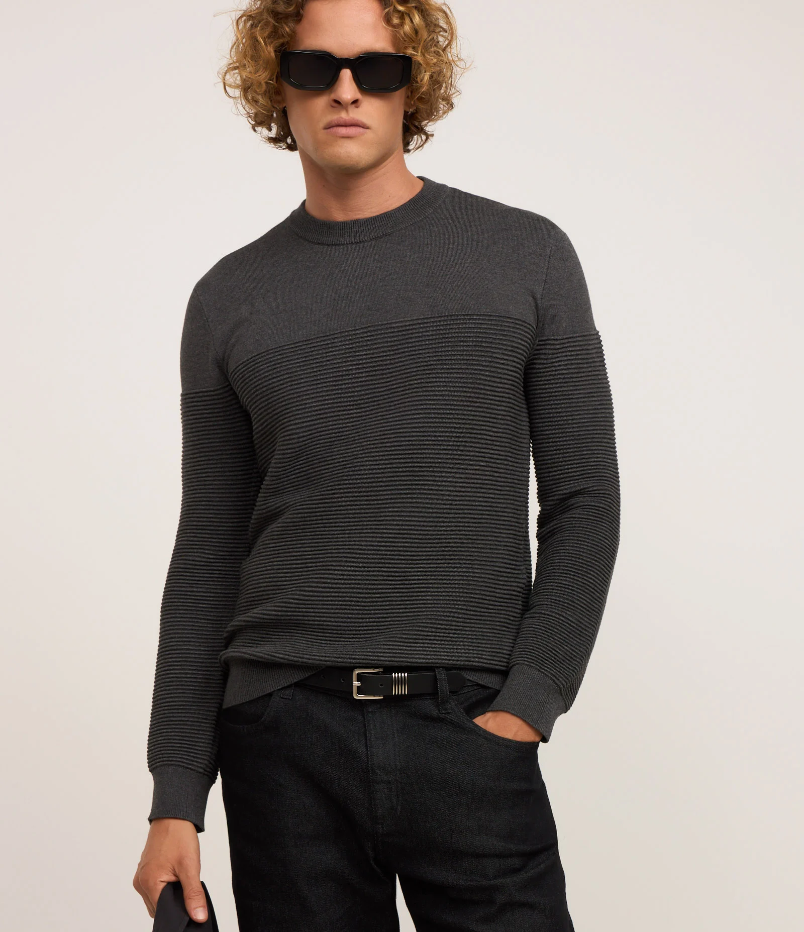 Suéter em Tricô com Textura em Nervuras Cinza 1