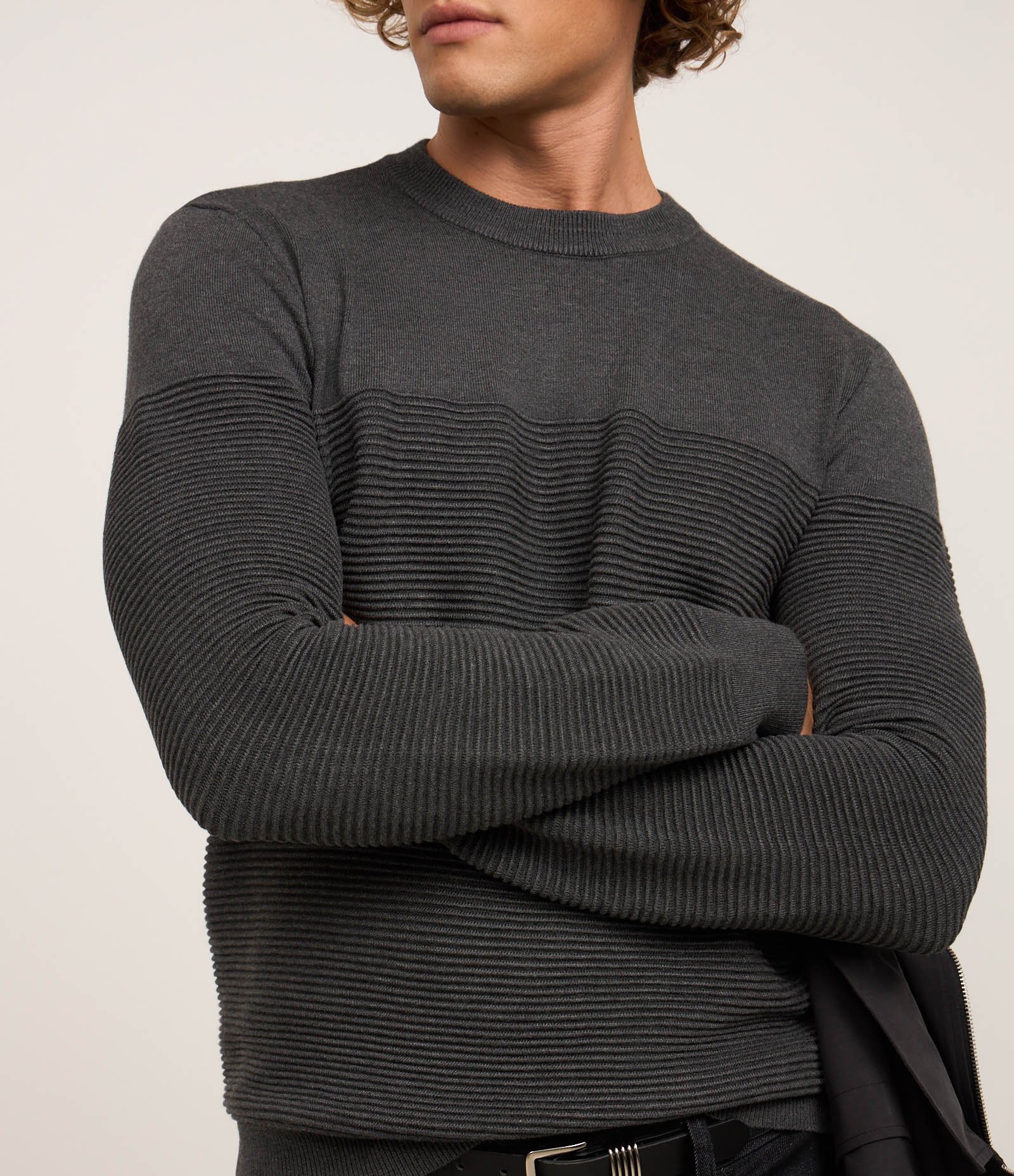 Suéter em Tricô com Textura em Nervuras Cinza 3