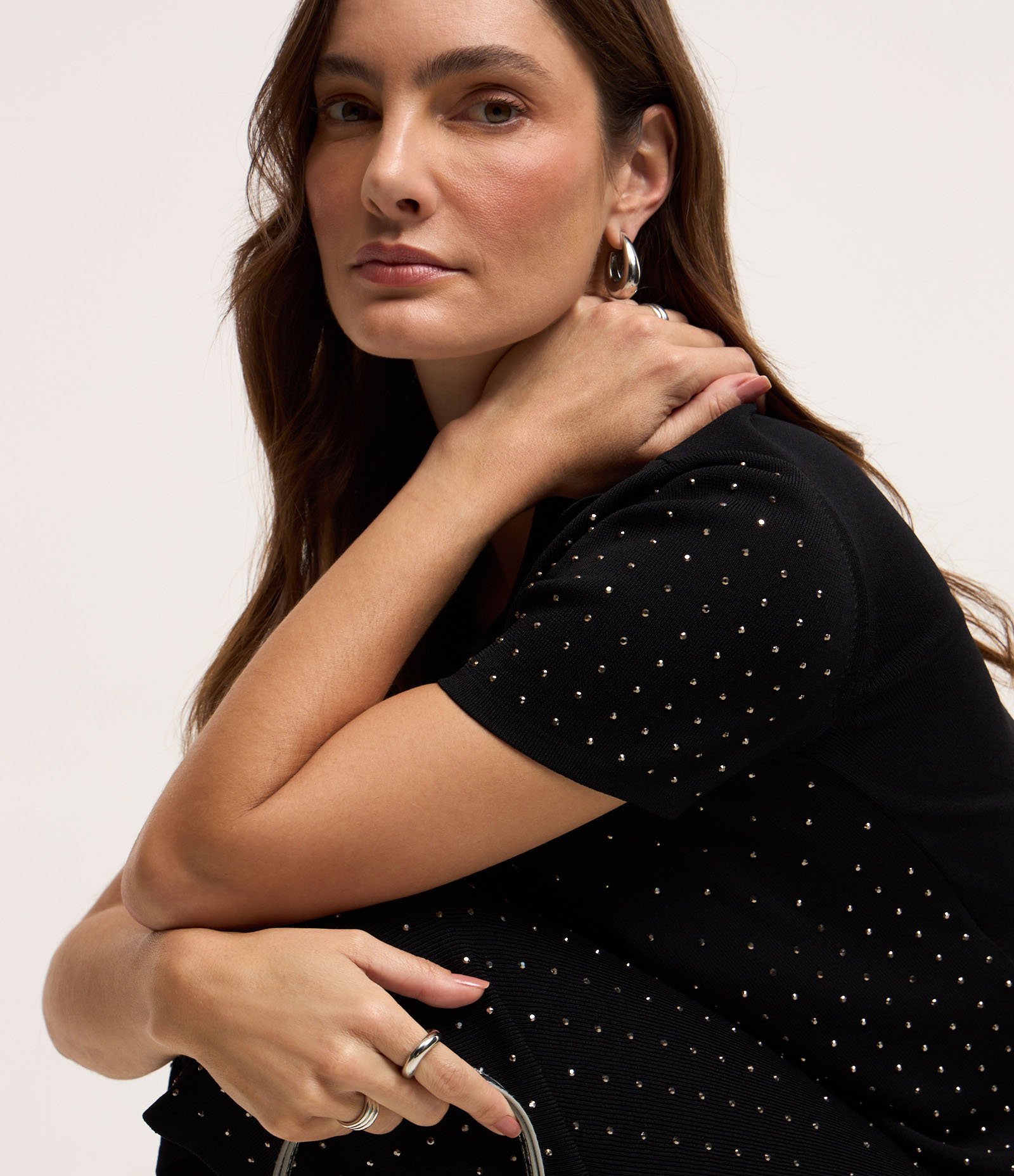 Blusa em Viscose com Gola Polo e Strass Aplicados Preto 5