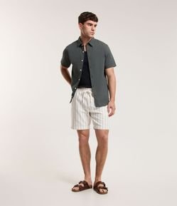 Bermuda Texturizada em Algodão Listrado com Amarração