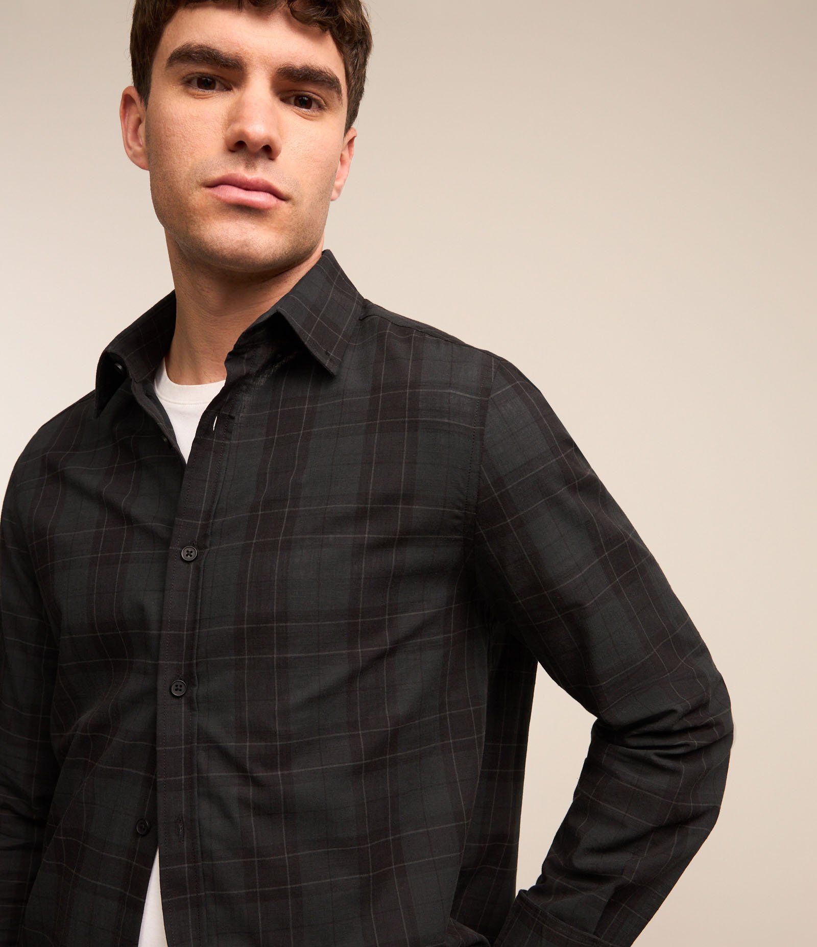 Camisa em Tricoline com Xadrez Grid Preto 4
