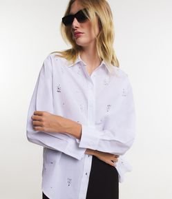 Camisa em Tricoline com Aplicação de Strass