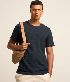 Camiseta em Algodão com Textura Horizontal