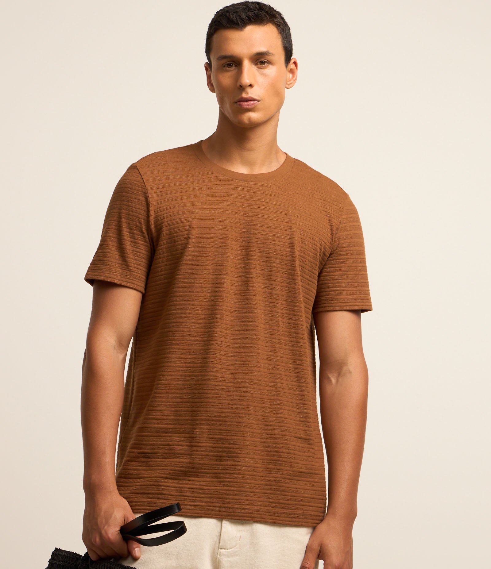 Camiseta em Algodão com Textura Horizontal Marrom 1