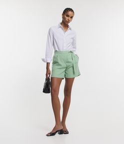 Short em Crepe com Fechamento em Fivela no Cós