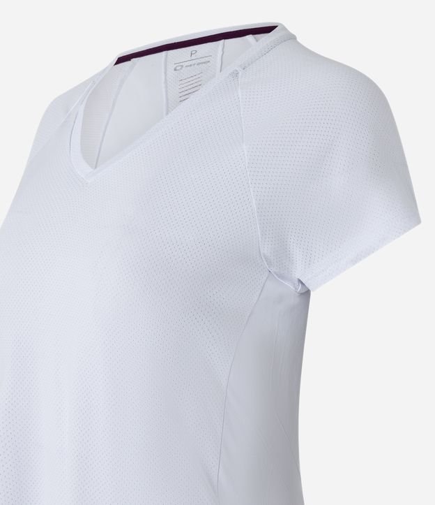 Camiseta Esportiva em Poliamida com Estampa Journey Branco 7
