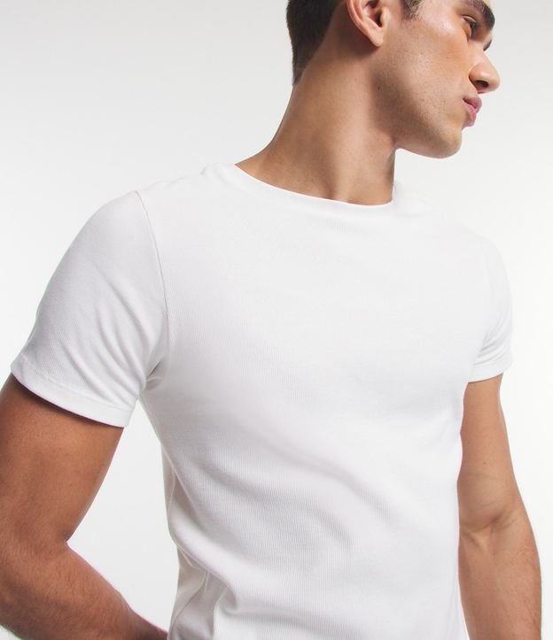 Camiseta Muscle em Meia Malha com Manga Curta Branco 4