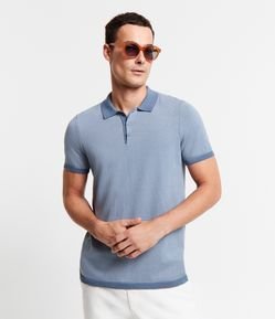 Polo em Algodão com Botões e Estampa Listrada