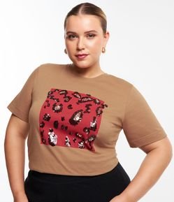 Blusa T-shirt com Estampa de Quadro Animal Print e Paetês Curve & Plus Size