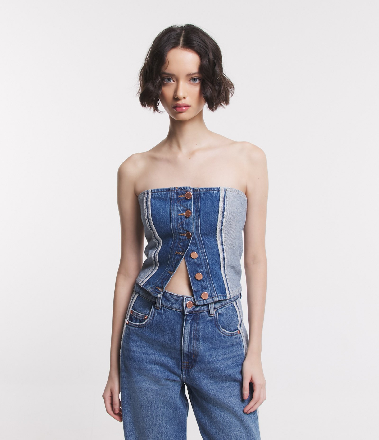 Top Jeans com Decote Tomara que Caia e Recortes Azul Médio 1