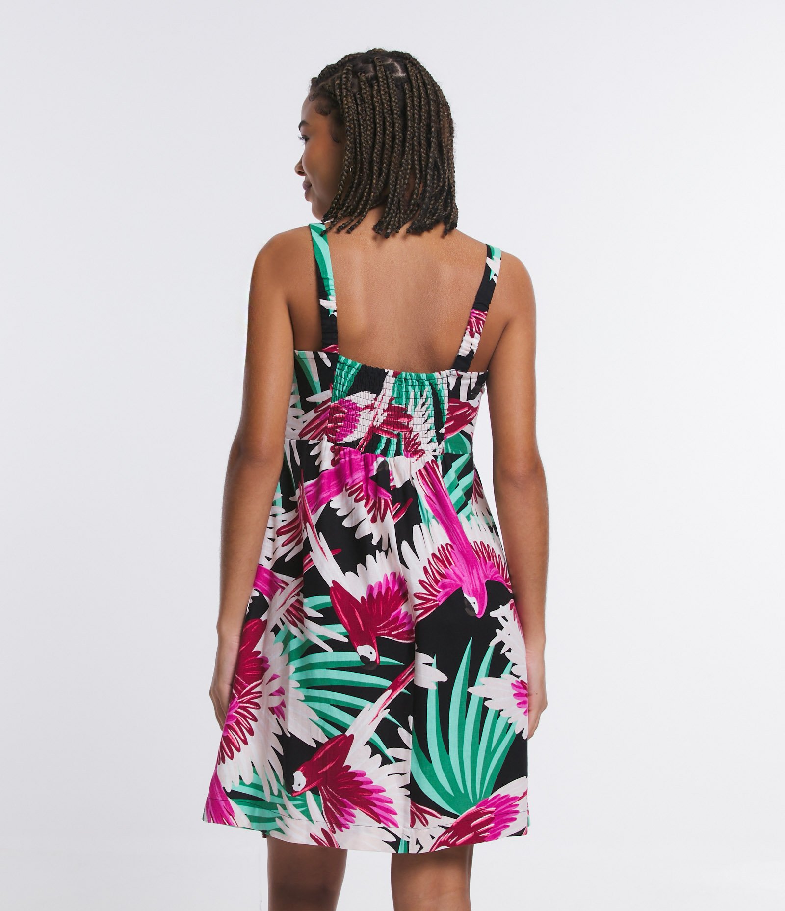 Vestido em Viscose e Linho com Recorte Vazado no Busto e Estampa Araras Rosa/ Preto/ Verde 3