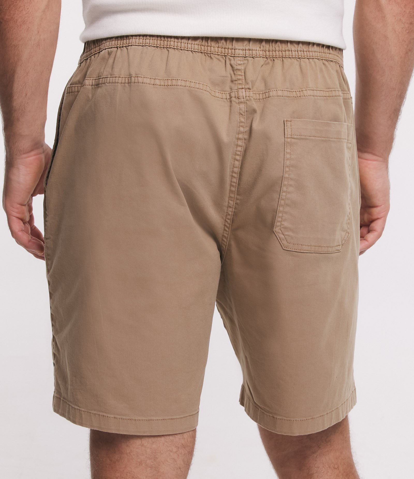 Bermuda Regular em Sarja Lavada com Amarração no Cós Bege 3