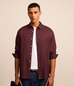 Camisa Regular em Sarja Fio Egípcio e Gola Colarinho