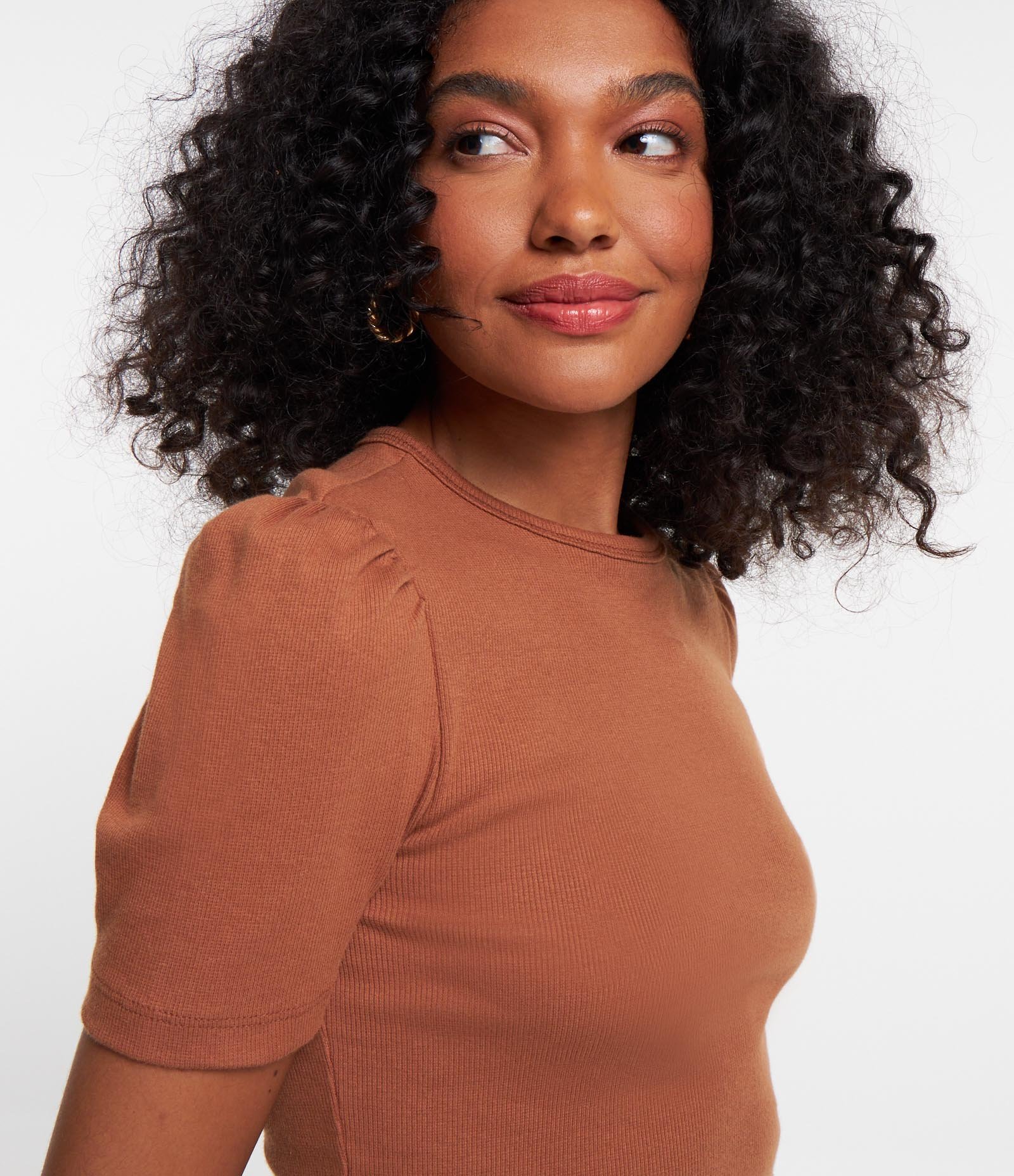 Blusa Básica em Ribana Canelada com Manga Curta Bufante Marrom 4