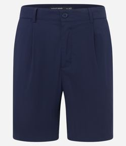 Bermuda Alfaiatada em Algodão com Passantes no Cós e Pregas