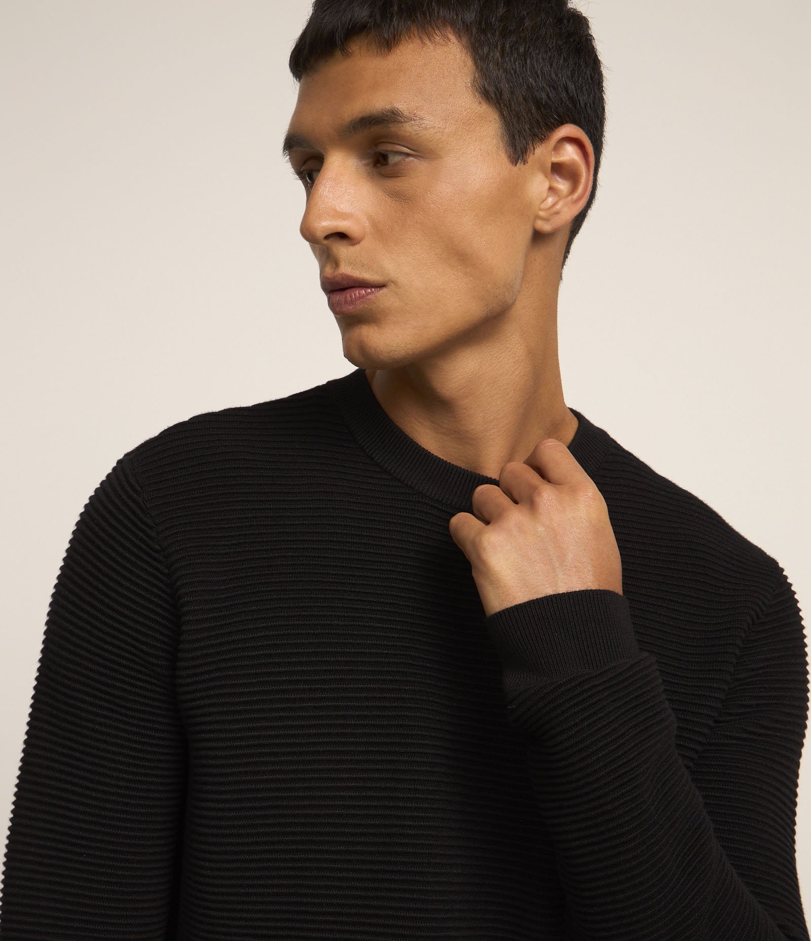 Suéter em Tricô Leve com Texturas Horizontais 3