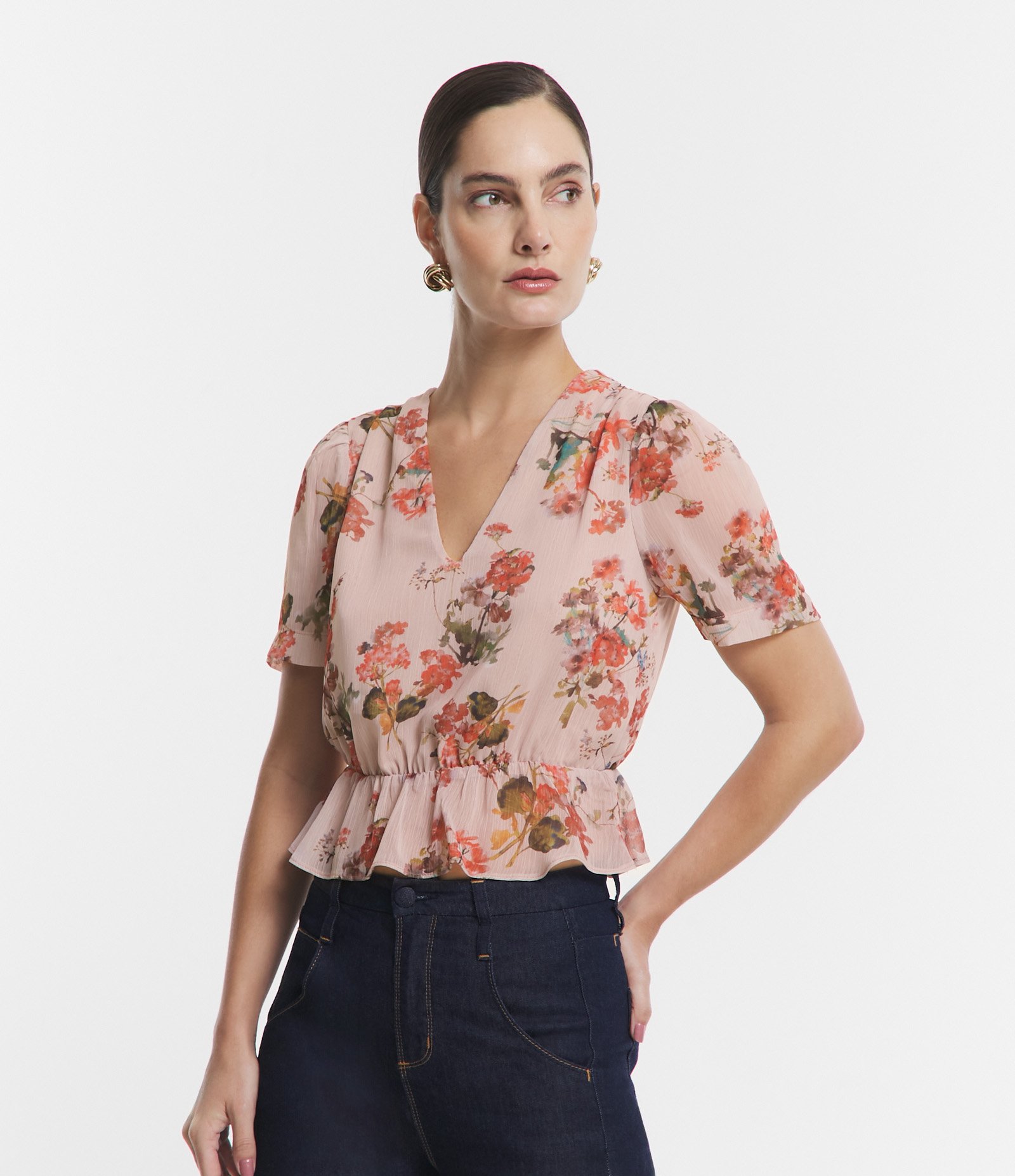 Blusa em Chiffon com Franzido na Barra e Estampa Floral Rosa 1