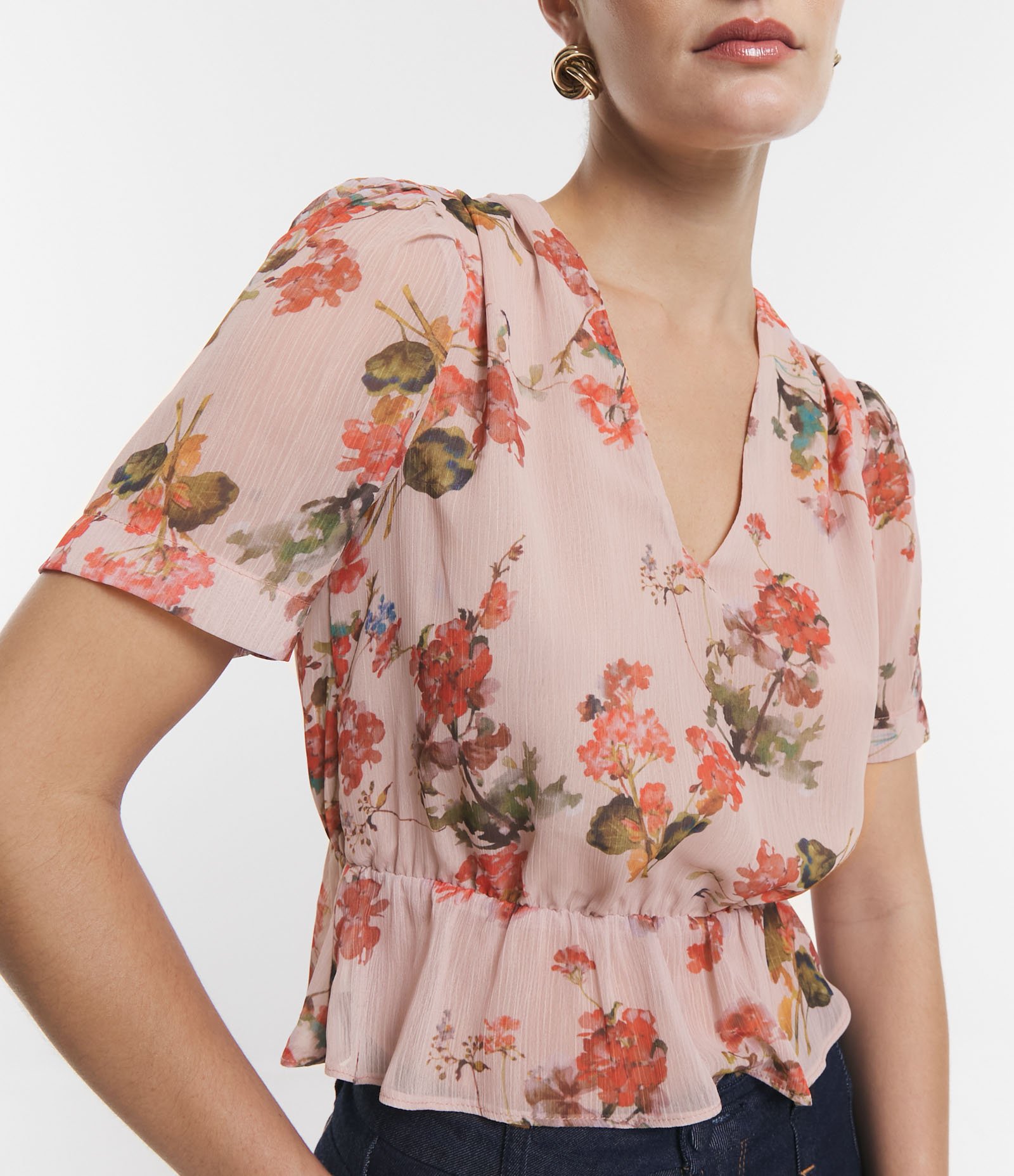 Blusa em Chiffon com Franzido na Barra e Estampa Floral Rosa 4