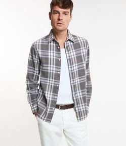 Camisa em Flanela com Abotoamento e Estampa Xadrez