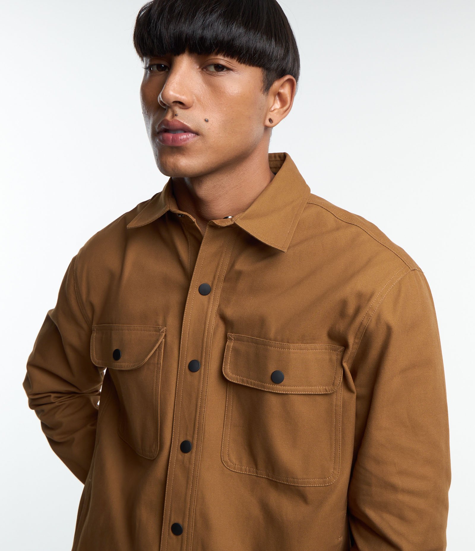 Camisa em Sarja com Botões e Bolsos Marrom 5