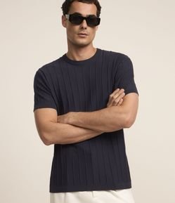 Camiseta Slim em Tricô com Relevos Verticais