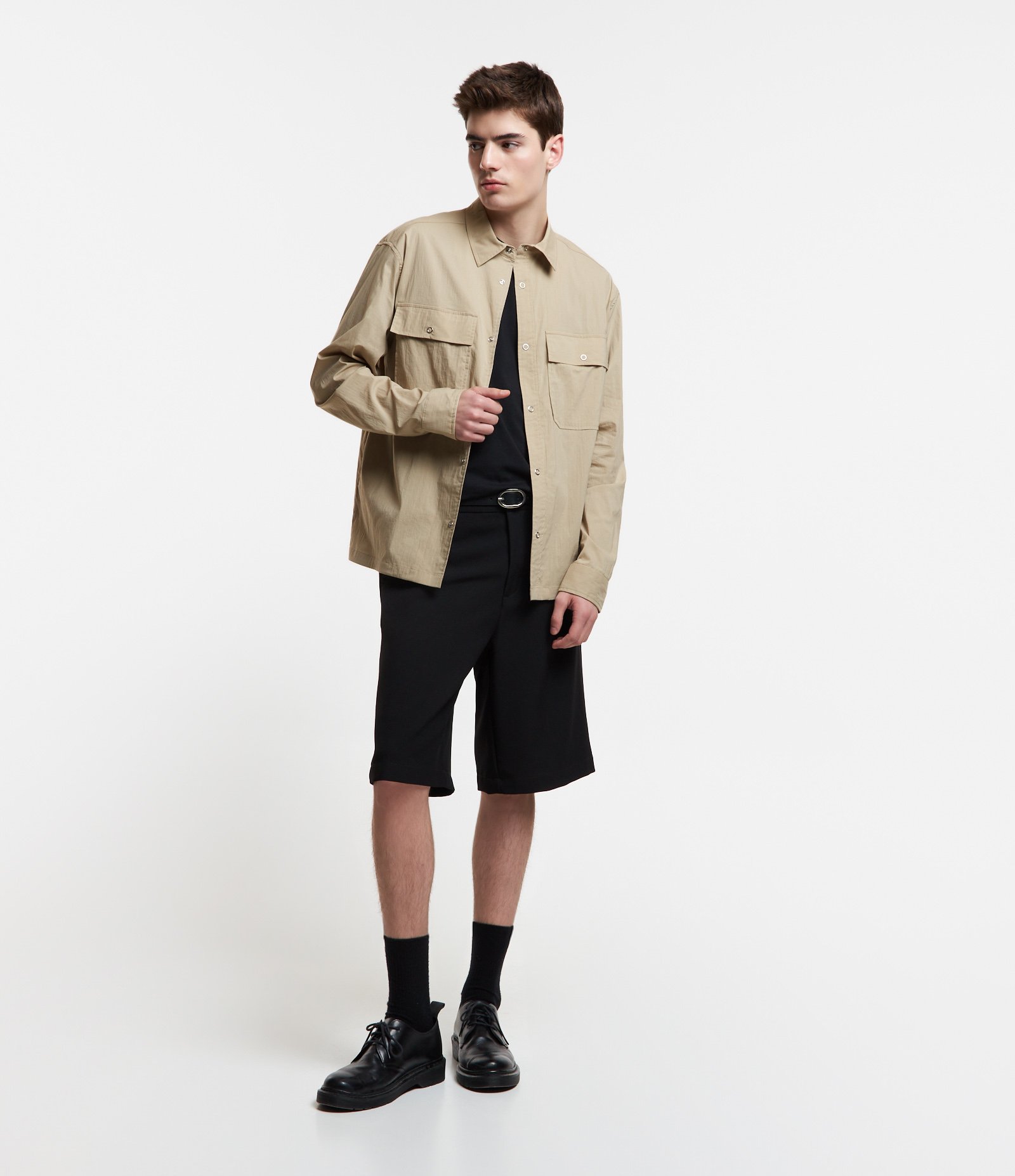 Camisa Overshirt com Bolsos Lapela no Peito e Abotoamento Bege 2