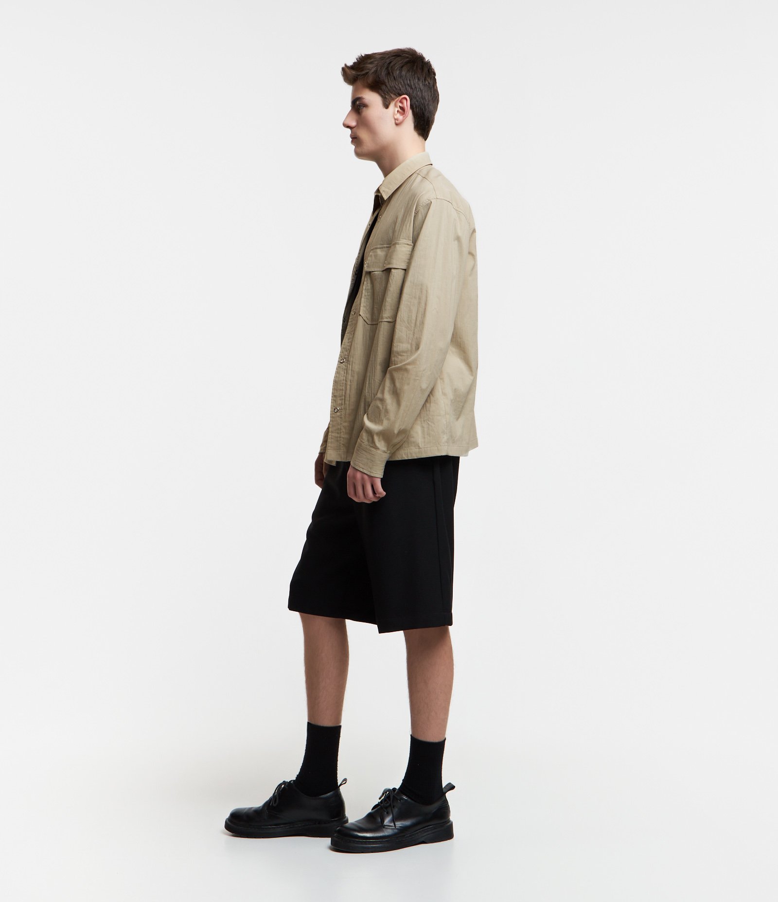 Camisa Overshirt com Bolsos Lapela no Peito e Abotoamento Bege 4