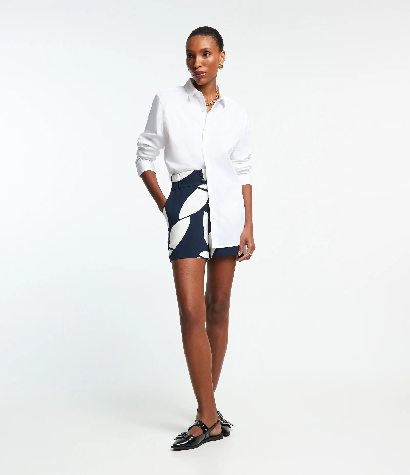 Short Alfaiatado com Elástico no Cós e Estampa Geométrica Azul/ Branco 1