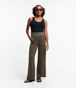 Calça Pantalona em Moletinho com Detalhes Pespontados Contrastantes