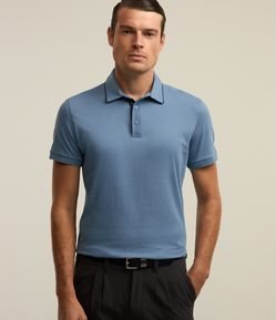 Camisa Polo Regular em Algodão Peruano com Detalhe Contrastante na Gola