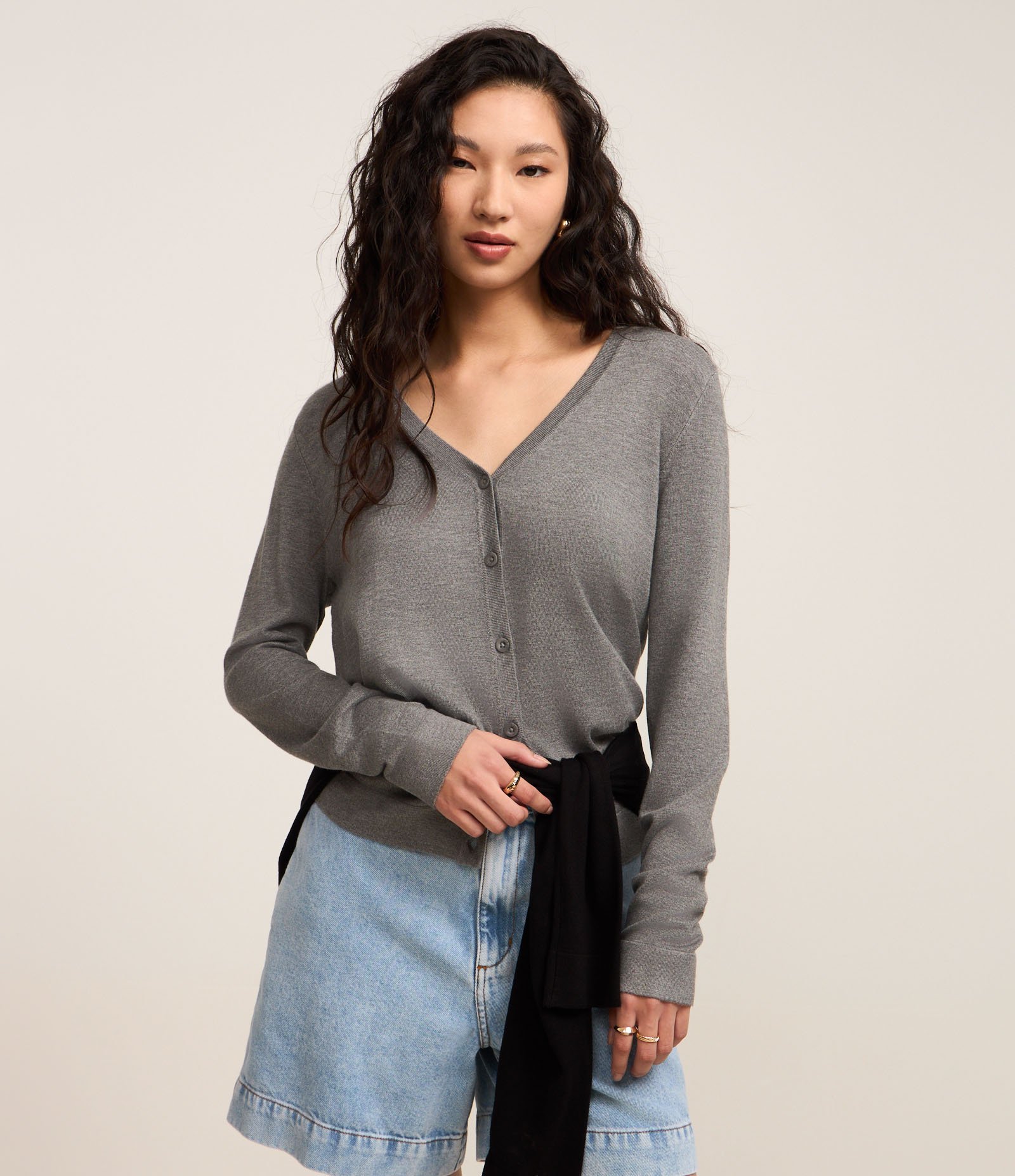 Cardigan em Tricô com Fechamento em Botões Cinza 1