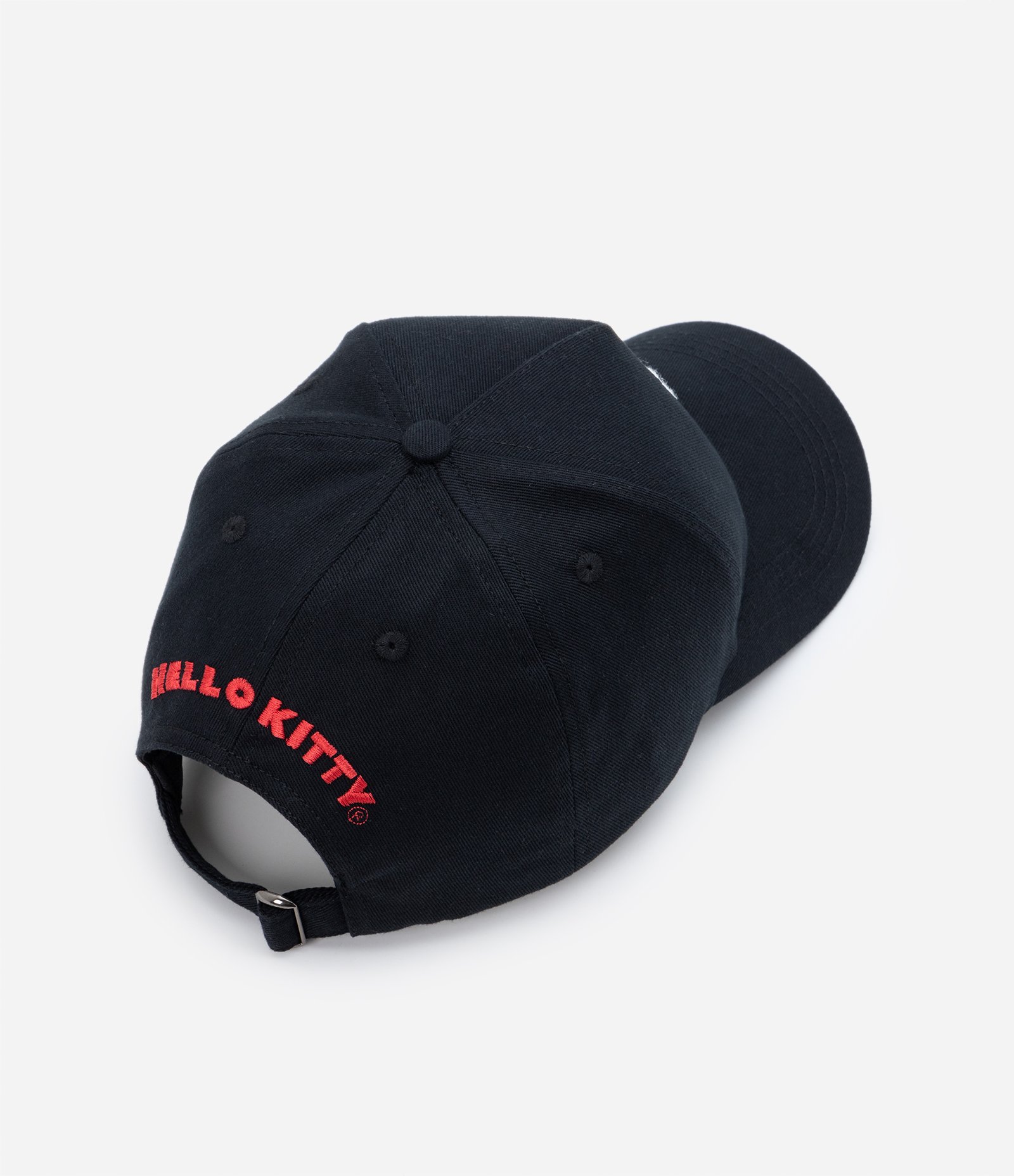 Boné Aba Curva em Sarja com Bordado Hello Kitty Preto 3