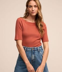 Blusa Básica em Tricô com Gola Canoa