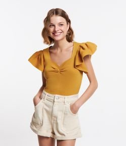 Blusa em Tricô com Decote Coração e Babados na Manga