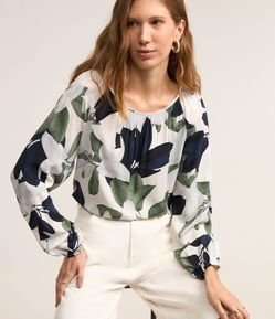 Blusa em Viscose com Folhagens Estampadas