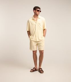 Bermuda com Textura Atoalhada Geométrica