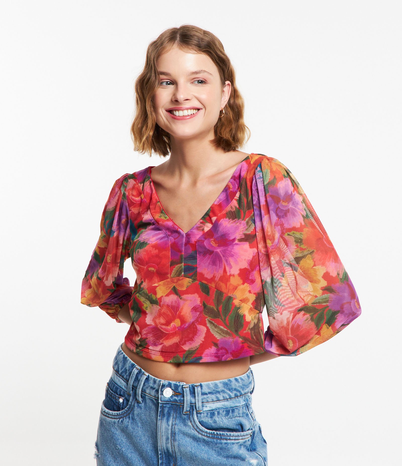 Blusa em Tule Floral com Manga 7/8 Bufante Vermelho 4