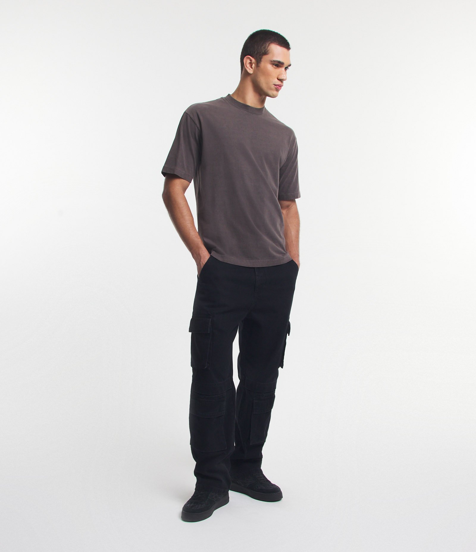 Camiseta Boxy em Algodão Estonada com Gola Alta Marrom 2
