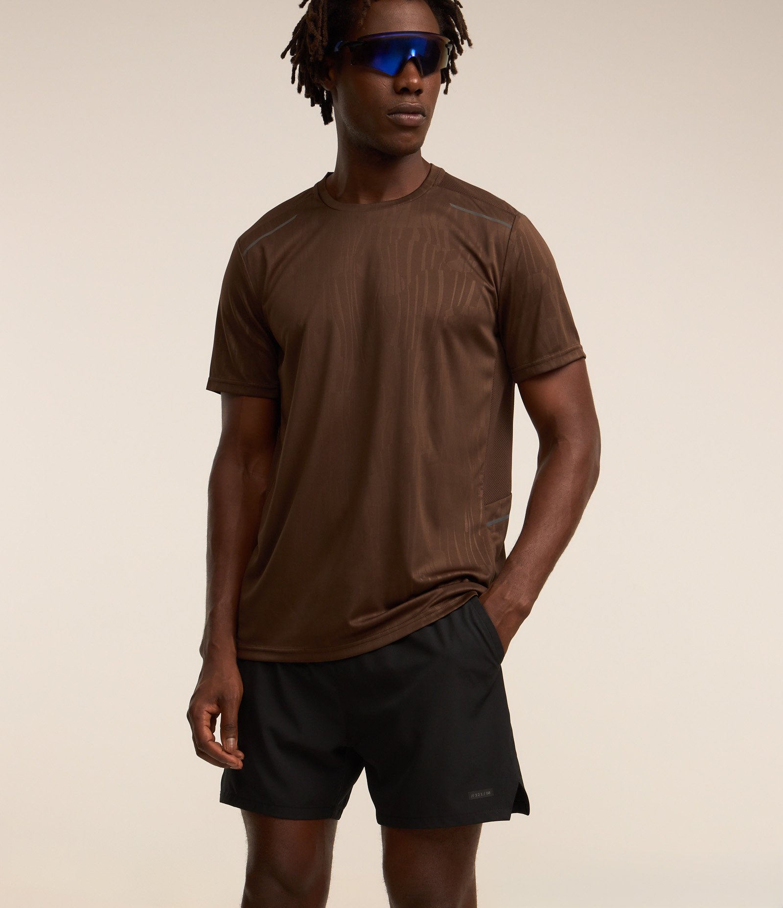 Bermuda Esportiva com Short de Compressão Preto 5