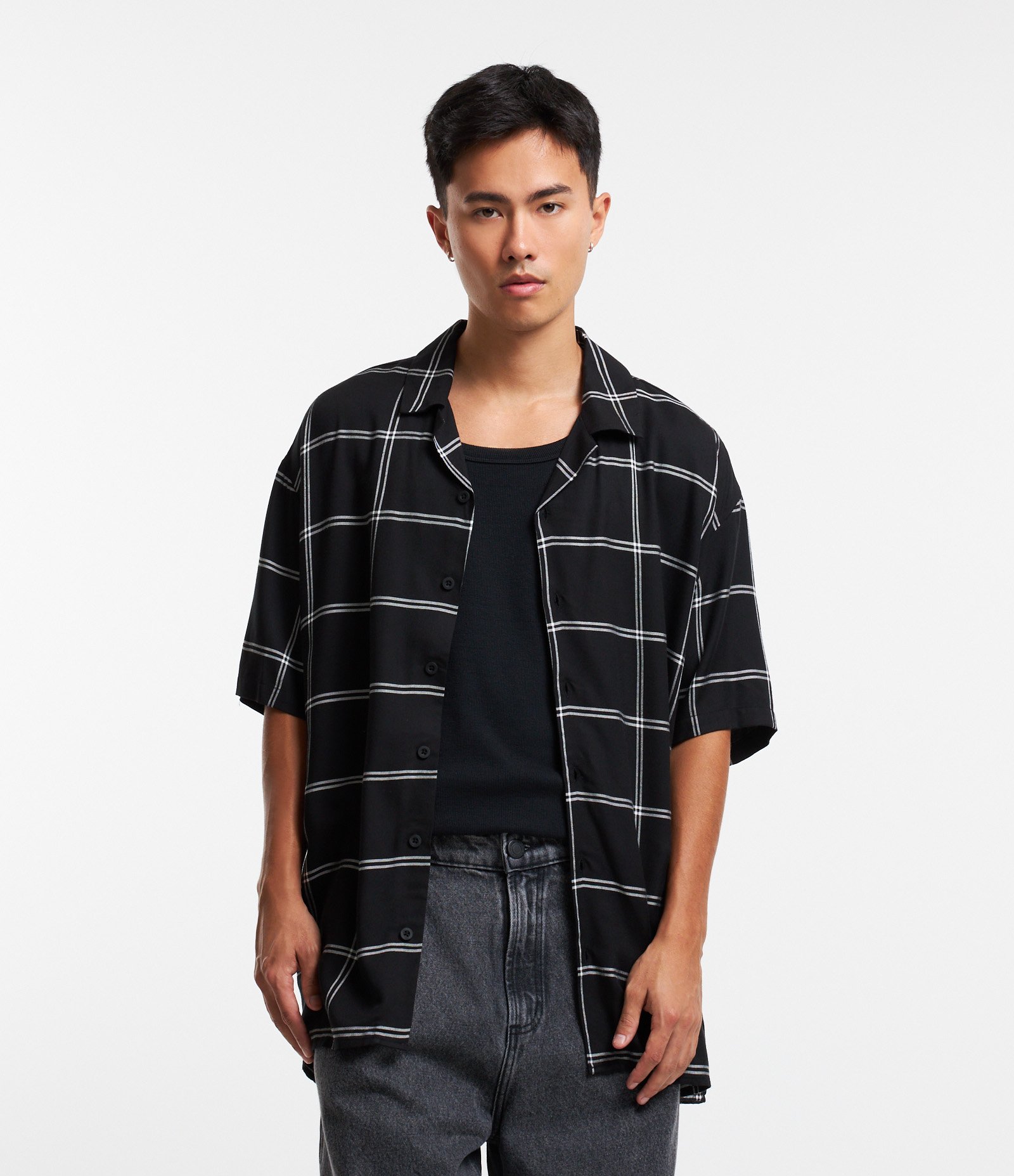 Camisa em Viscose com Botões e Estampa Xadrez Preto 5