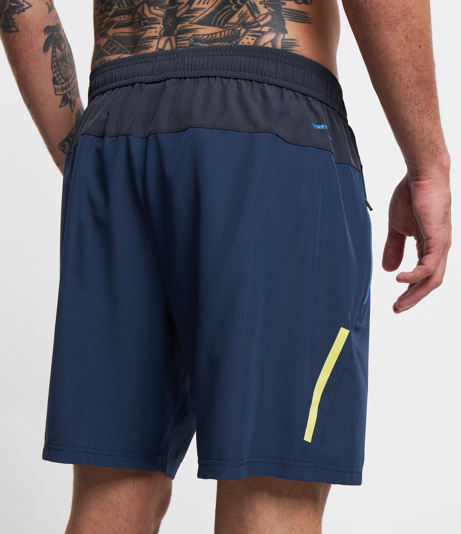 Bermuda Esportiva com Blocos de Cor e Bolsos com Zíper 3