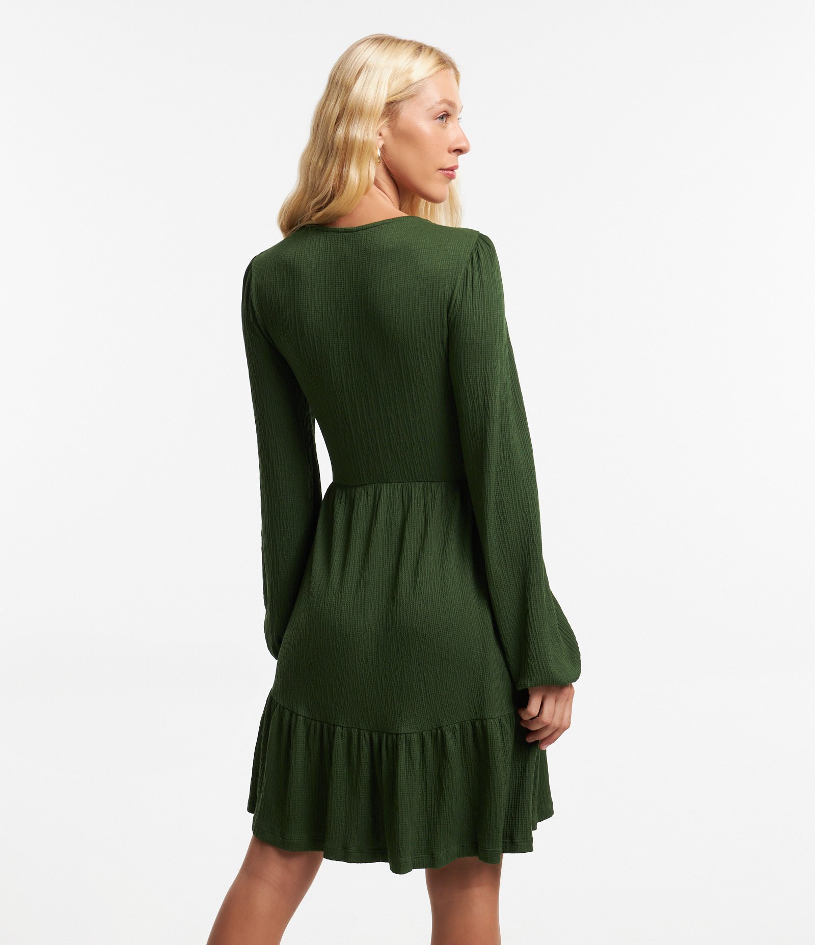 Vestido Curto em Viscose Texturizada com Barra Franzida Verde 3