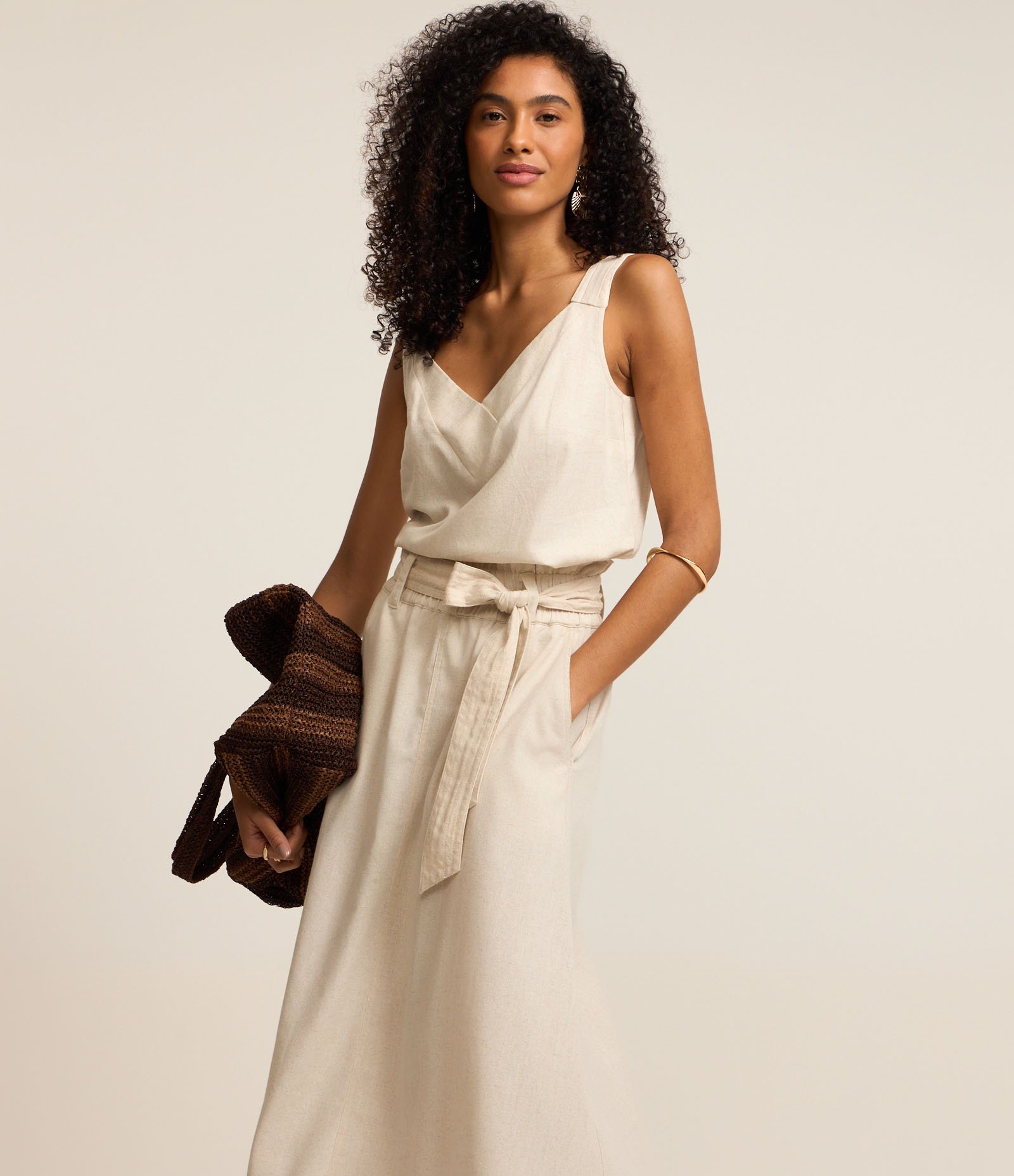 Saia Midi Clochard em Viscolinho com Cinto Faixa Off White 3
