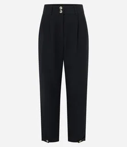 Calça Cenoura de Alfaiataria com Detalhe na Barra e Botões no Cós