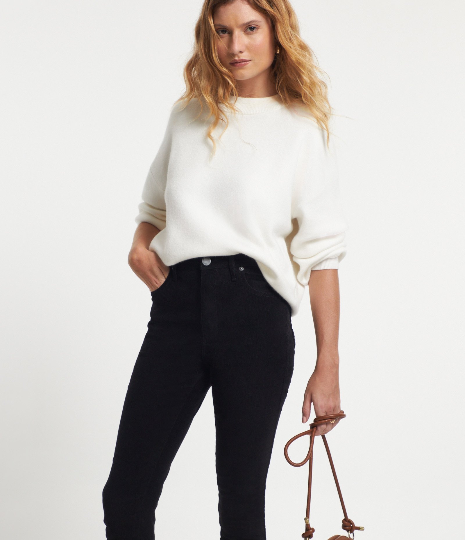 Calça Skinny em Veludo Cotelê Preto 2