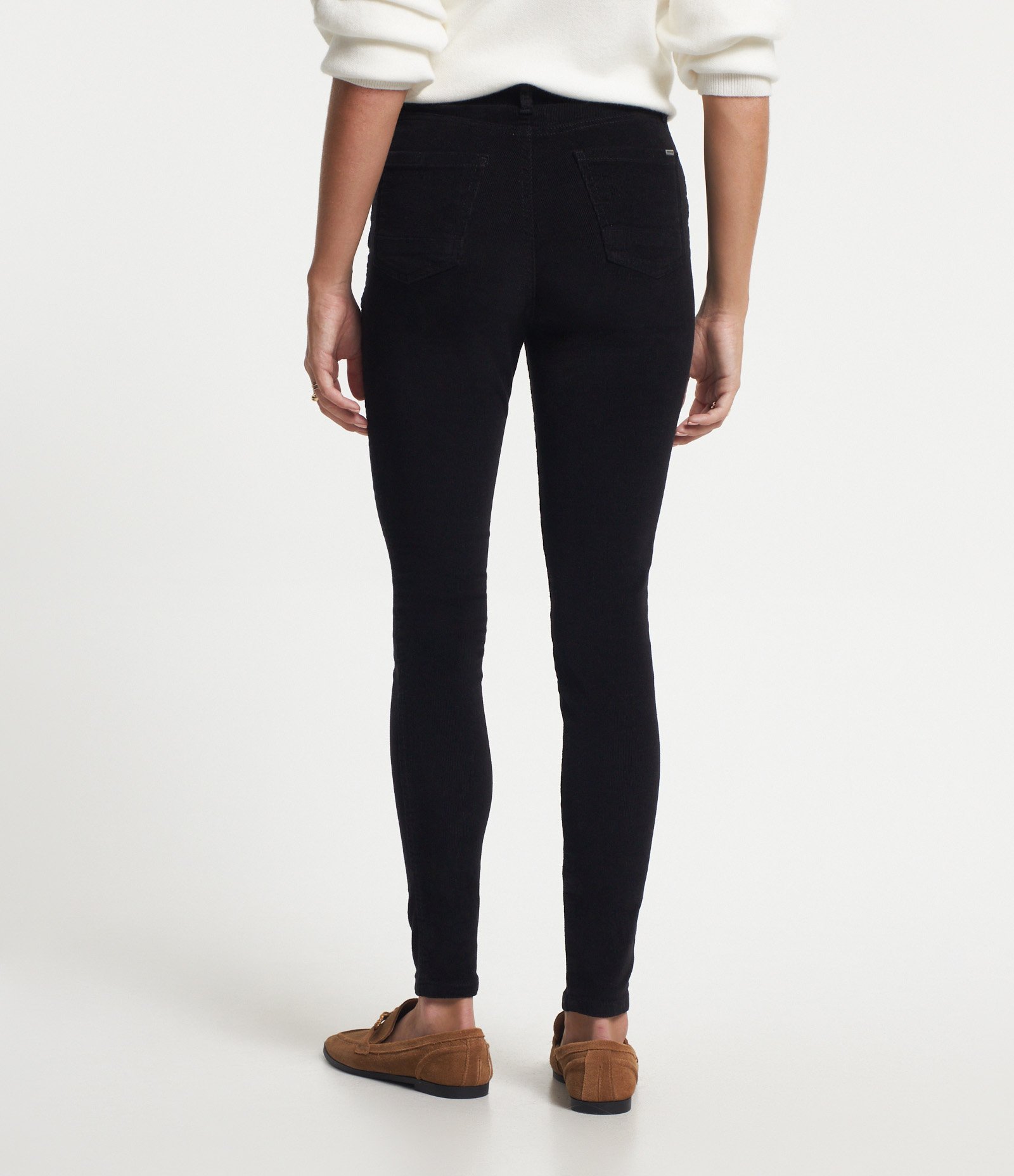 Calça Skinny em Veludo Cotelê Preto 5