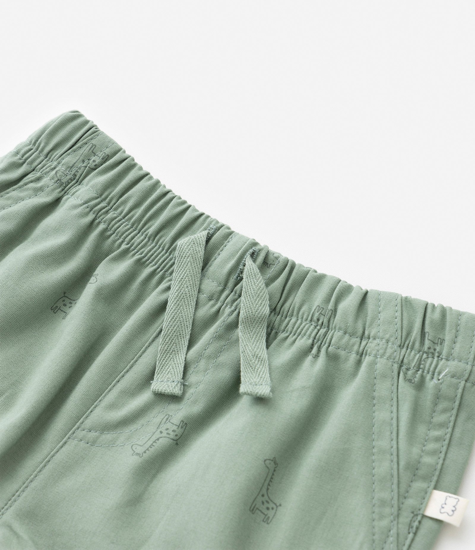 Bermuda Infantil em Sarja com Estampa de Mini Girafas - Tam 0 a 18 meses Verde 5