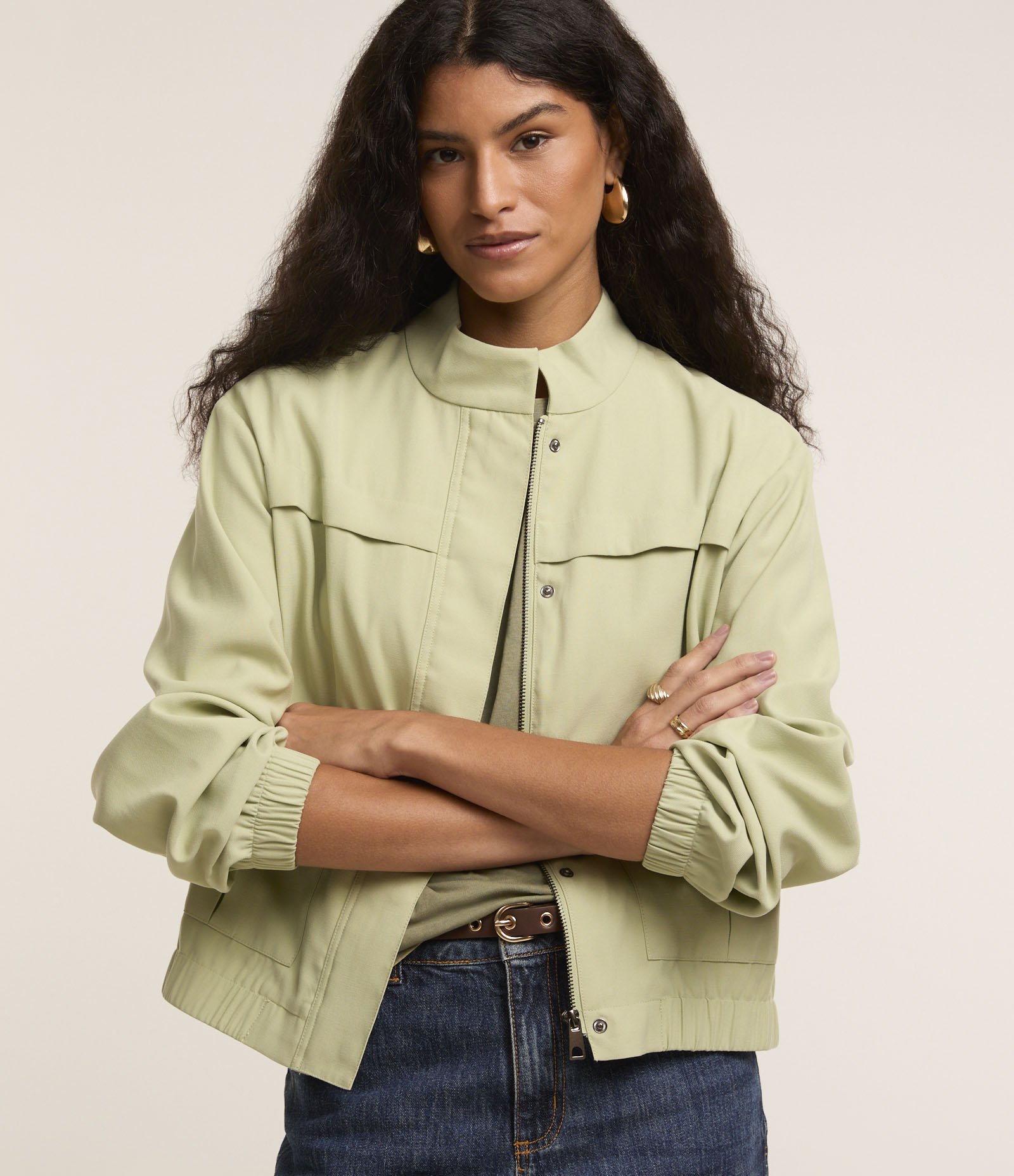 Jaqueta Bomber em Viscose com Bolsos Lapela e Pespontos Contrastantes Verde Claro 2