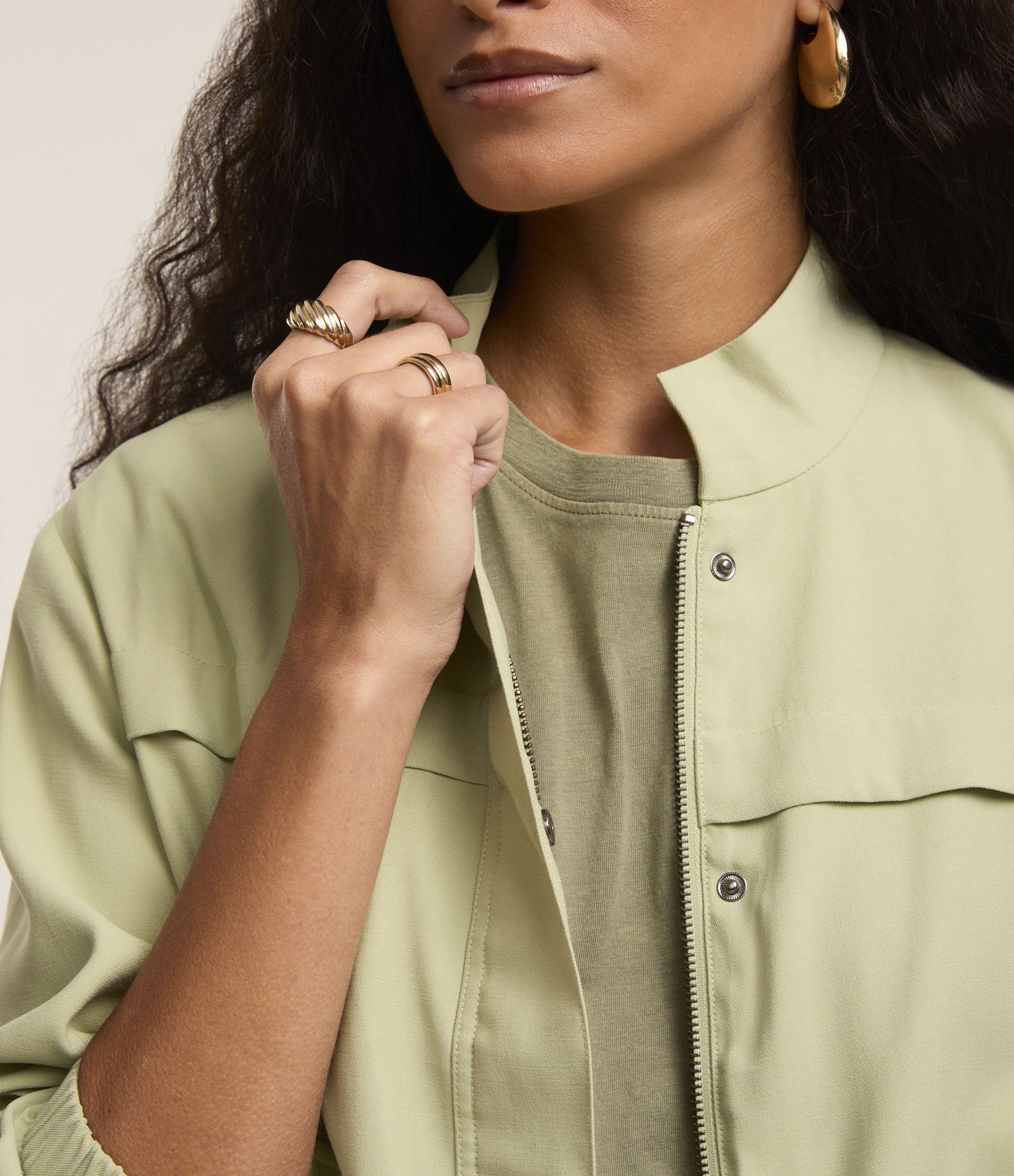 Jaqueta Bomber em Viscose com Bolsos Lapela e Pespontos Contrastantes Verde Claro 4